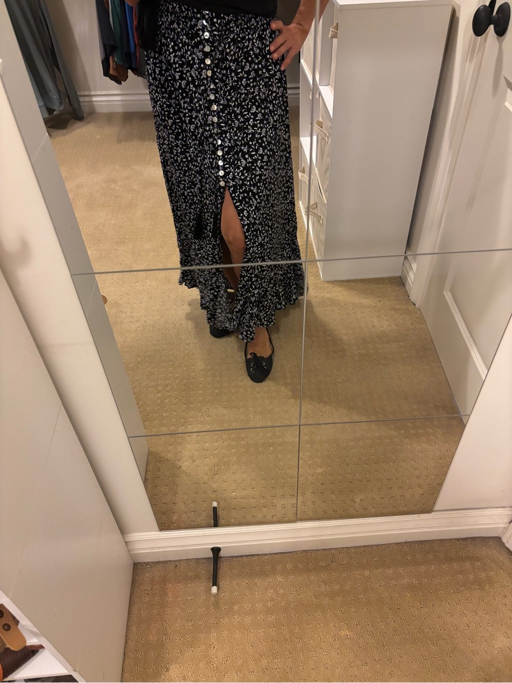 Women’s Rachel Zoe Black and White Floral flow maxi skirt. Sz M